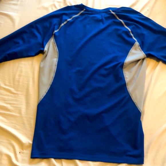 XL men’s champion workout shirt - Picture 2 of 2